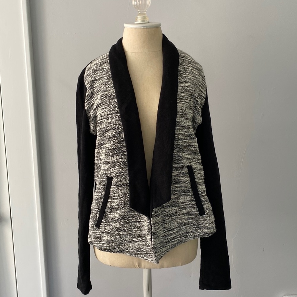 Lou & Grey soft cotton blazer. Casually chic!
